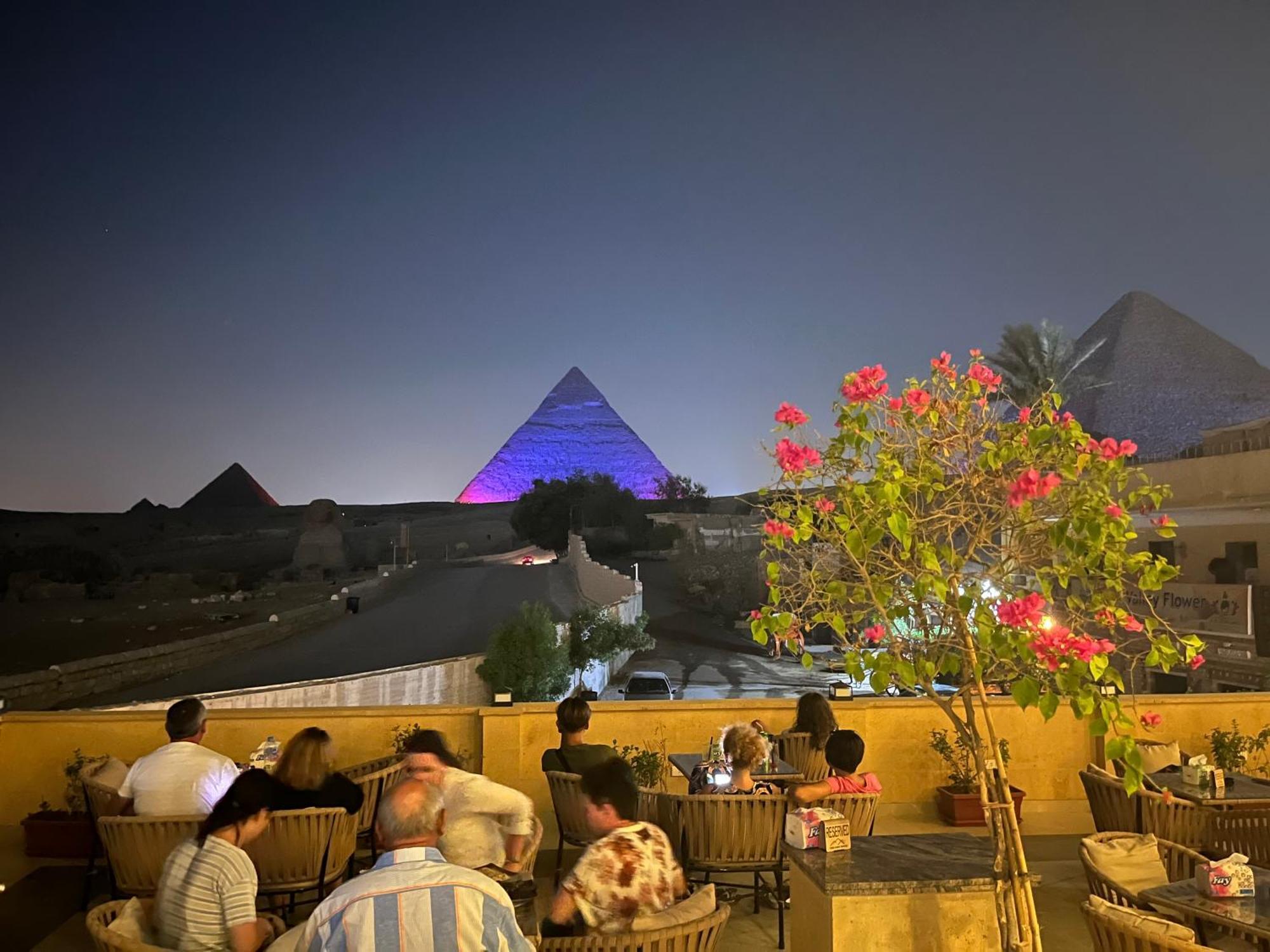 The Gate Hotel Front Pyramids & Sphinx View Kafret el-Gabal Exteriör bild