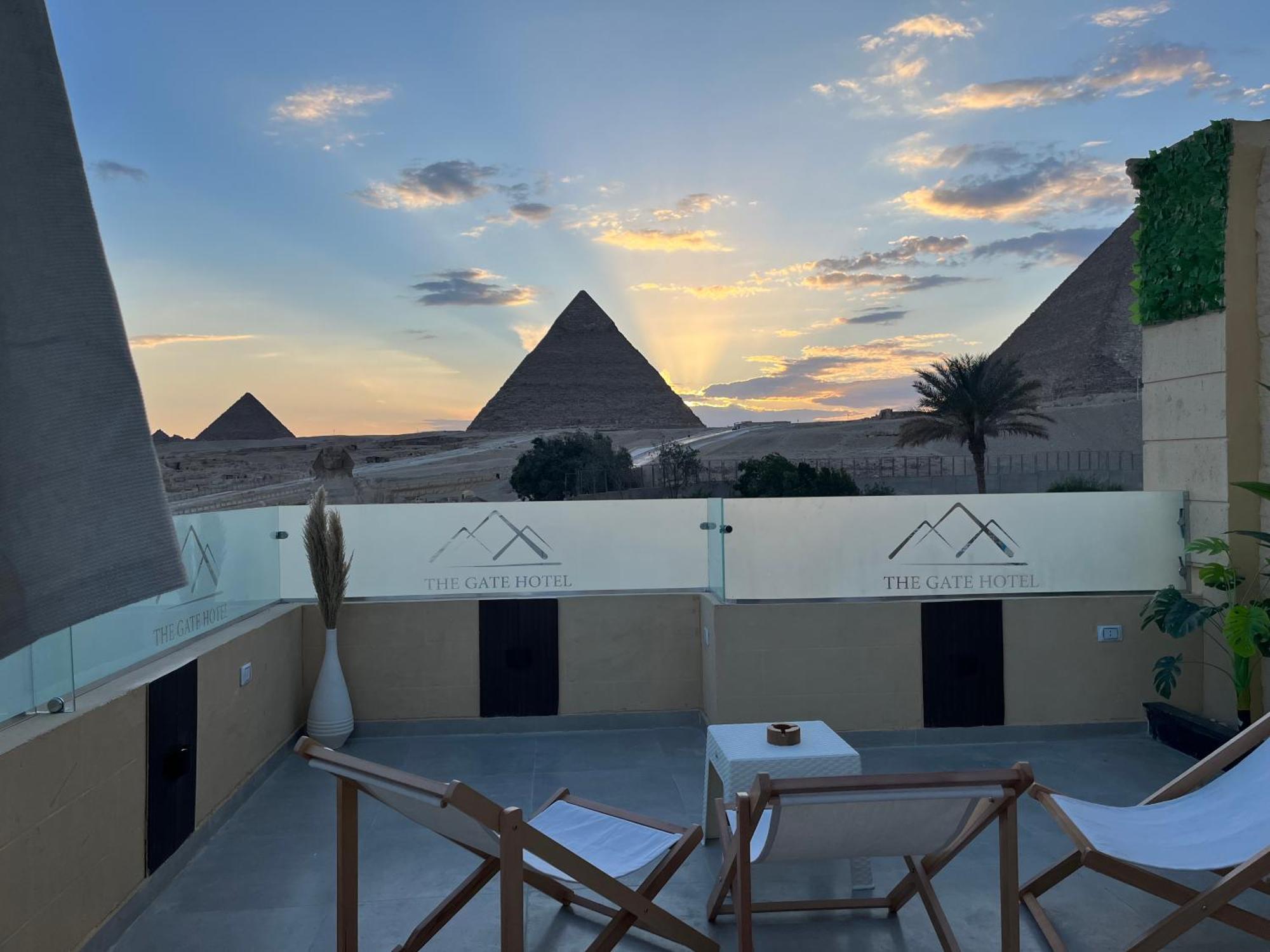The Gate Hotel Front Pyramids & Sphinx View Kafret el-Gabal Exteriör bild
