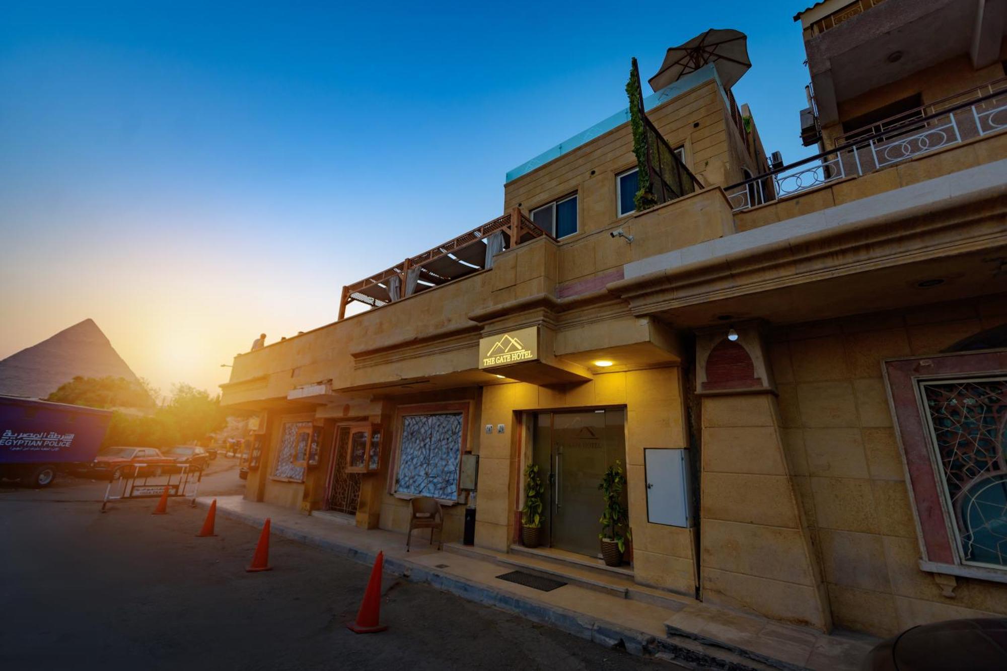 The Gate Hotel Front Pyramids & Sphinx View Kafret el-Gabal Exteriör bild