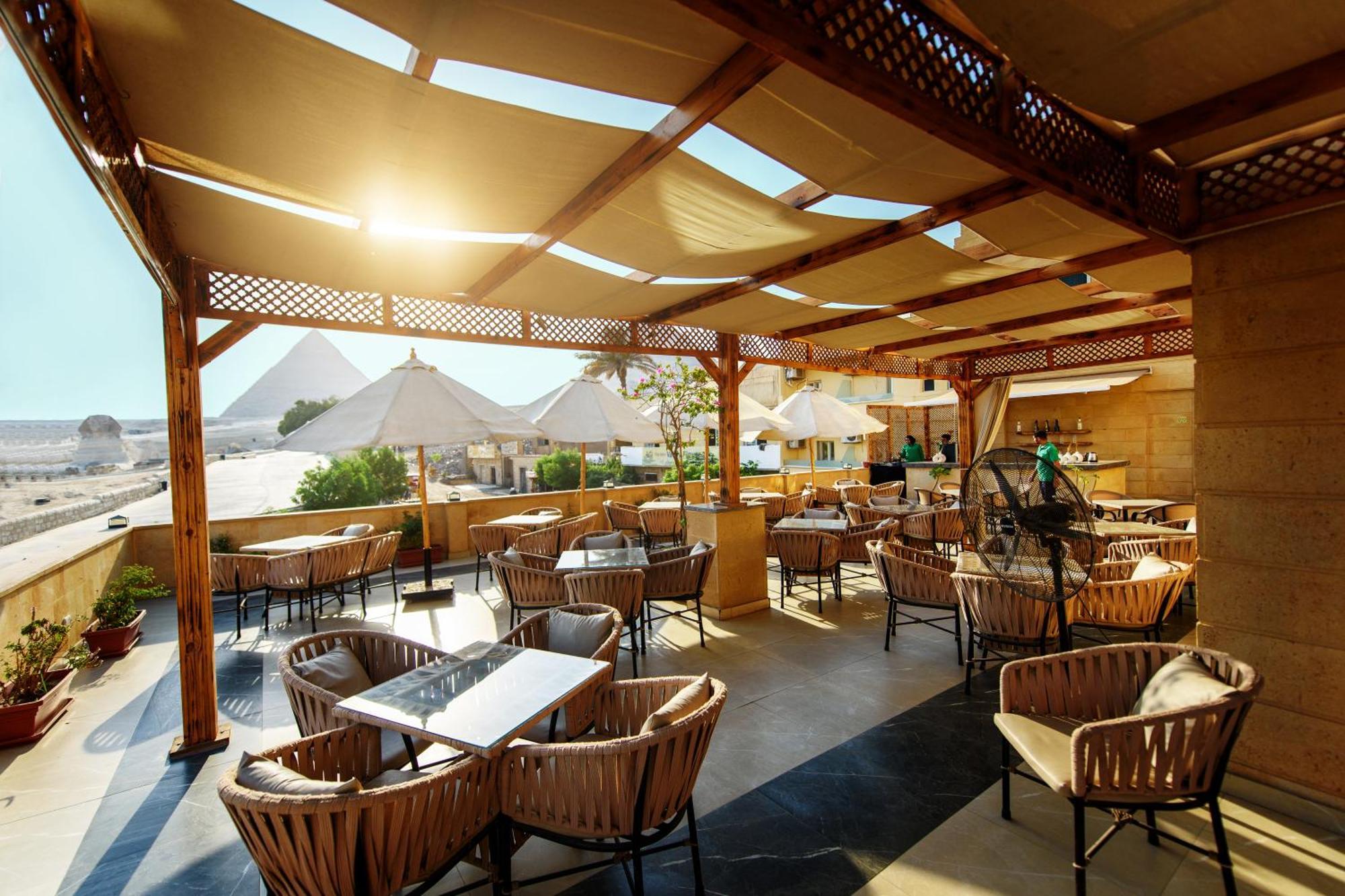 The Gate Hotel Front Pyramids & Sphinx View Kafret el-Gabal Exteriör bild