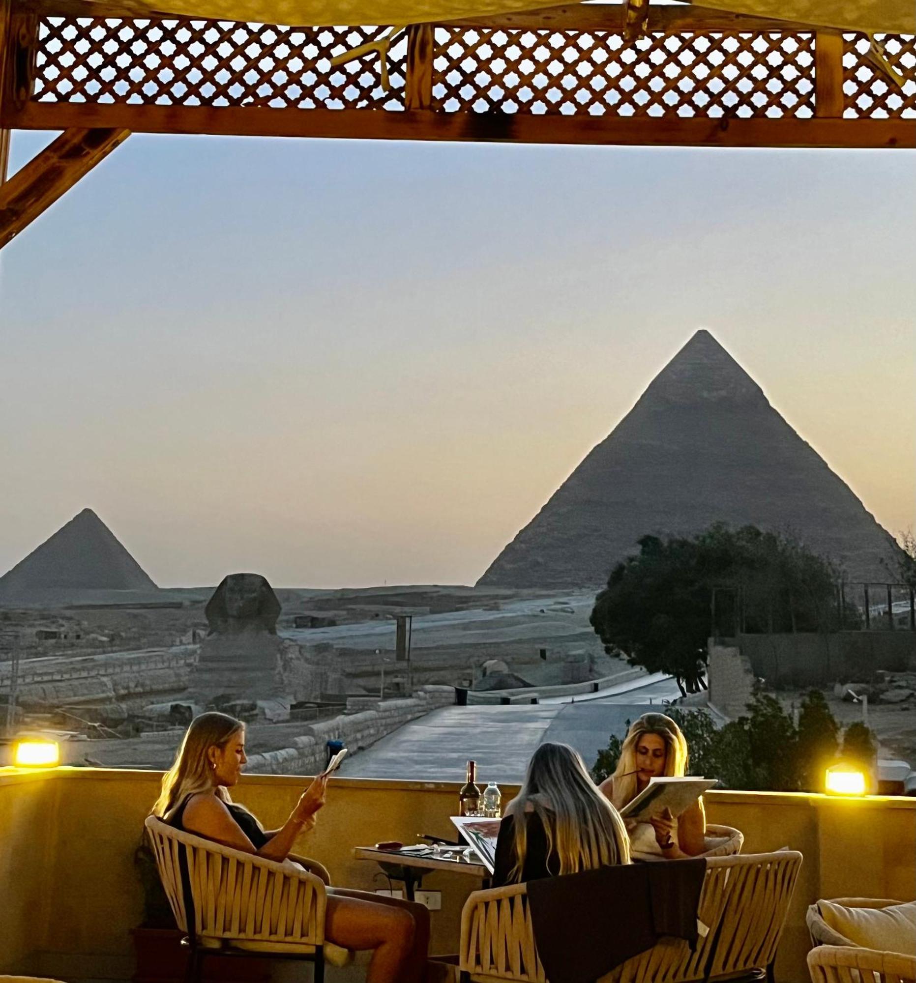The Gate Hotel Front Pyramids & Sphinx View Kafret el-Gabal Exteriör bild
